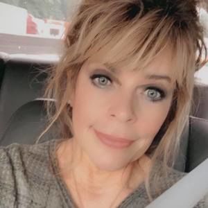 Meet your Posher, Vicky